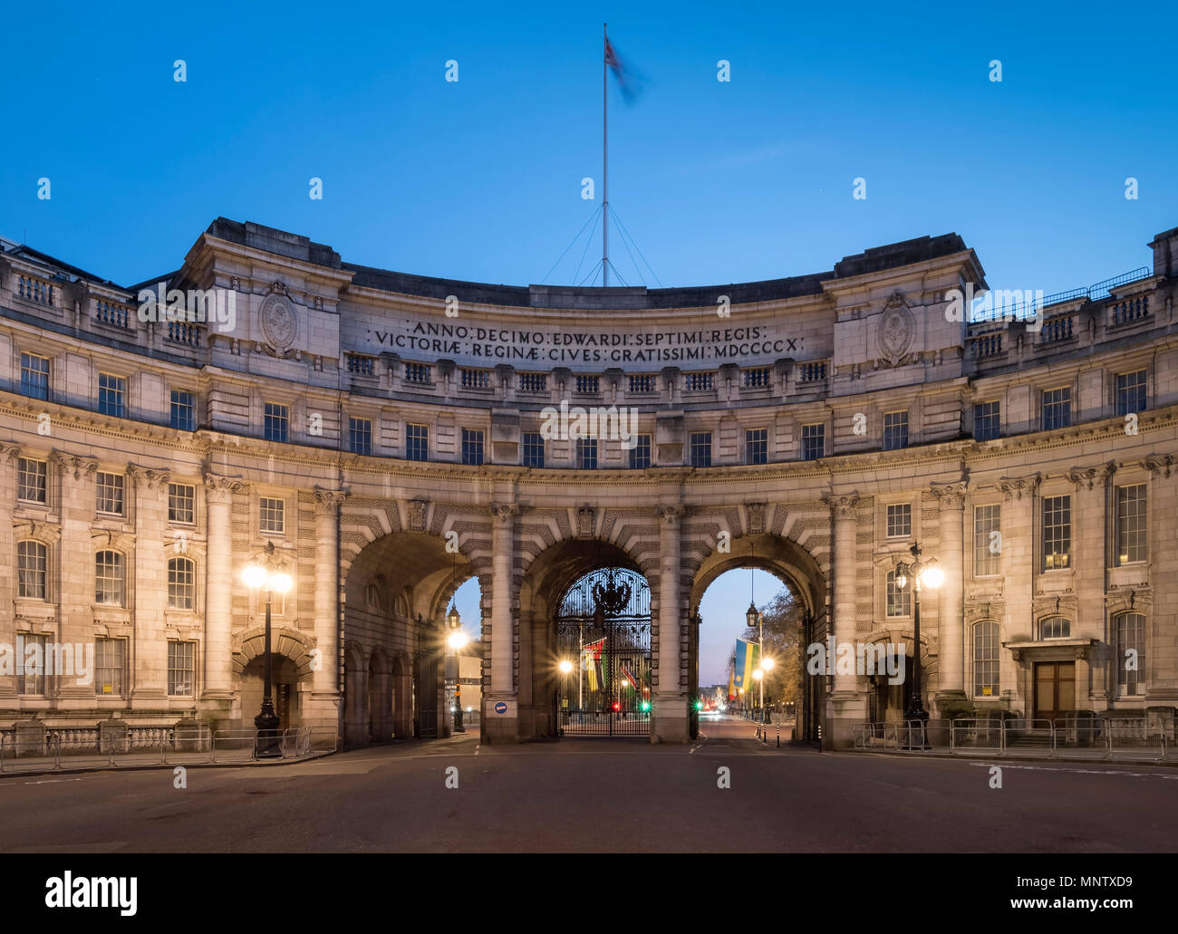 Admiralty Arch di notte, Londra, Inghilterra, Regno Unito Foto Stock
