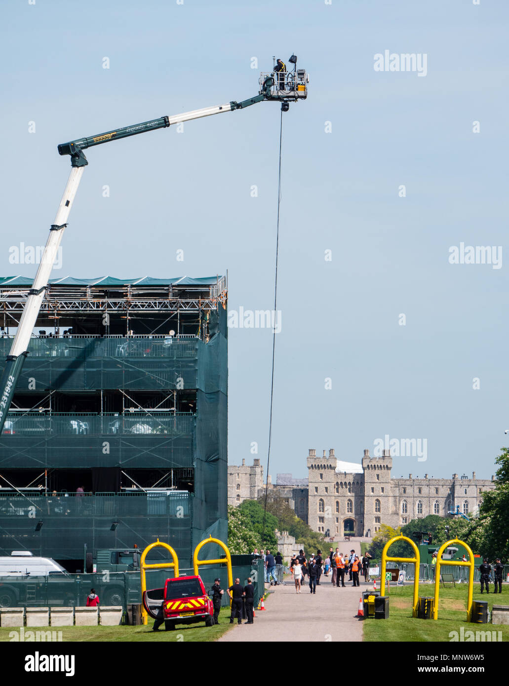 La torre della TV, Royal Wedding 2018, Harry e Meghan, la lunga passeggiata, il Castello di Windsor, Windsor, Berkshire, Inghilterra, Regno Unito, GB. Foto Stock