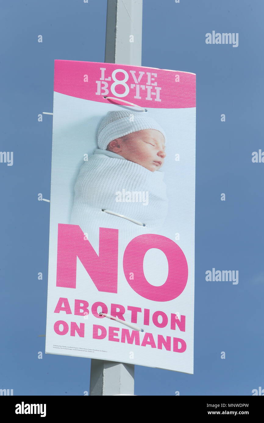 Immagine di una campagna di manifesti per il lato non nell'Irish ottavo emendamento referendum. Il lato non campagne per mantenere l'ottavo emendamento della Costituzione irlandese che sancisce i diritti dei cittadini per il nascituro come parte di un movimento per mantenere la Repubblica di Irlanda attuali leggi sull aborto. Foto Stock