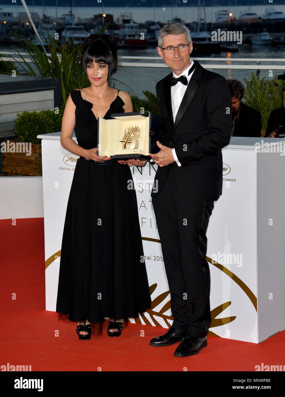 CANNES, Francia. 19 maggio 2018: Fabrice Aragno & Mitra Farahani al photocall per 'i vincitori del premio' alla settantunesima edizione del Festival de Cannes Immagine: Sarah Stewart Foto Stock