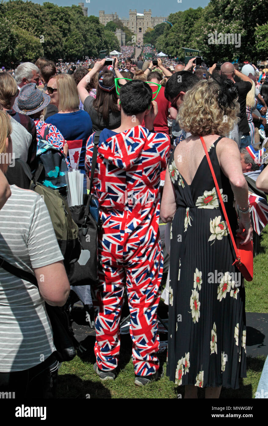 Windsor, Regno Unito. Il 20 maggio 2018. © concesso in licenza a ricco BOWEN fotografia. 19/05/2018. Windsor, Regno Unito. La lunga passeggiata al castello di Windsor. Il Royal Wedding di Meghan Markle & principe Harry in Windsor, Berkshire, oggi. Photo credit: ricco di Bowen Credito: ricca bowen/Alamy Live News Foto Stock