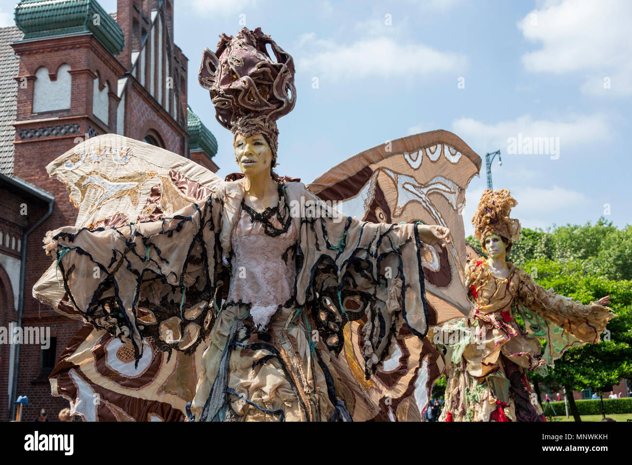 Dortmund, Germania. 19 maggio 2018. Zeche Zollern, un ex miniera di carbone, ospita gli steampunk e fiera del divertimento festival una volta 2018 fino al 21 maggio 2018. Gli artisti al festival. Credito: 51Nord/Alamy Live News Foto Stock