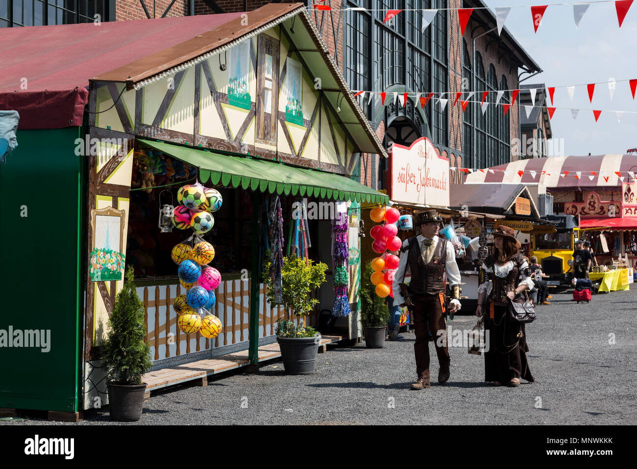 Dortmund, Germania. 19 maggio 2018. Zeche Zollern, un ex miniera di carbone, ospita gli steampunk e fiera del divertimento festival una volta 2018 fino al 21 maggio 2018. Credito: 51Nord/Alamy Live News Foto Stock