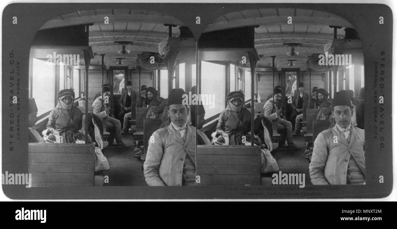 Русский: Вагон третьего класса, железная дорога Султана, Сирия Français : Trasporti de troisième classe, Chemin de fer du Sultan, Siria inglese: Terza Classe Carrello, Sultan la ferrovia, Siria 中文: 三等马车，苏丹铁路，叙利亚 Português: Vagão de Terceira Classe, Ferrovia fare Sultão, Síria العربية: حافلة الدرجة الثالثة، سكة حديد السلطان، سوريا Español: Carruaje de tercera clase, Tren del Sultán, Siria . Русский: Строительство железной дороги в Османской империи началось в серединеXIX века, в целом, благодаря европейскому финансированию и руководству строительством в контексте соперничества между великими держав Foto Stock