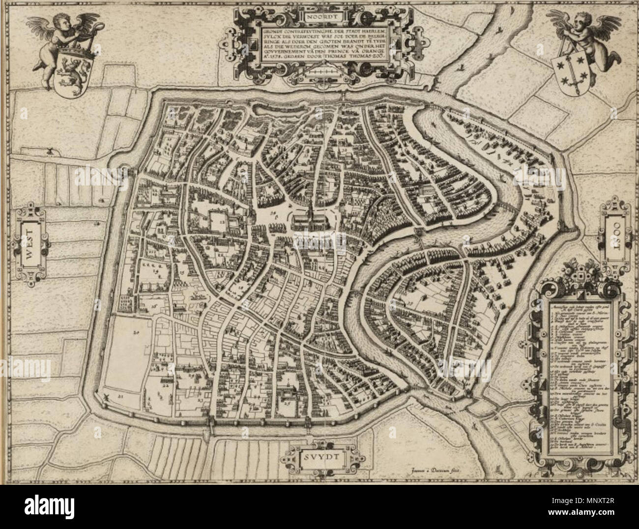 Inglese: Mappa di Haarlem nel 1578 dopo che i vigili del fuoco che ha spazzato via la metà della città edifici . Nederlands: [Kartografisch documento] / porta Thomas Thomaszoon; Joannes á Doetecum fecit. - Schaal [ca.1:3500]. - Haarlem : Joannes van Doetecum, [ca.1590]. - 1 kaart op papier : kopergravure ; 38,4x50,2 cm, ingelijst 65x75 cm. Naam van de kaartmaker in de titel. Naam van de graveur en uitgever rechtsonder. Afgebeeld è de plattegrond van Haarlem na het beleg door de Spanjaarden van 1572-1573 en na de grote stadsbrand van 1576. De titel è in een cartiglio gevat middenboven. Links- en een rechtsboven p Foto Stock