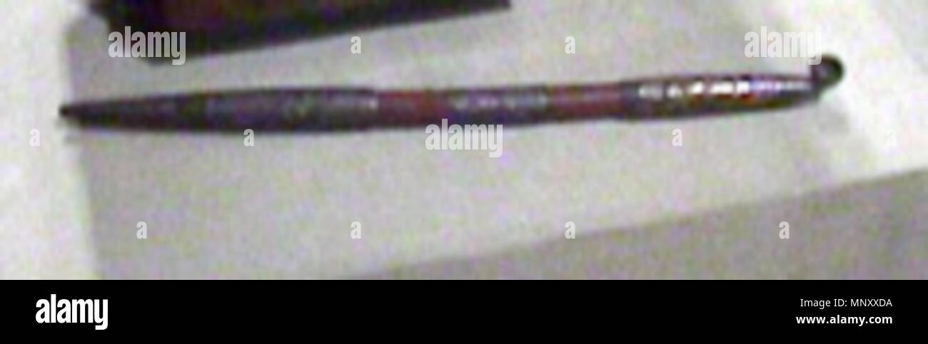 . Inglese: il numero di accessione: 1962.14 Visualizza Titolo: tubo di tabacco Data di creazione: xx secolo altezza: 21/32 in. Larghezza: 1/2 in. Dimensioni display: 21/32 in. x 1/2 in. x 10 11/16 in. (1,67 cm x 1,27 cm x 27,15 cm) Linea di credito: donatore raccolta sconosciuto: <a href='http://www.sdmart.org/art/our-collection/asian-art' rel="nofollow">Il San Diego Museum of Art</a> . Il 25 maggio 2011, 12:37:56. Inglese: thesandiegomuseumofartcollection 1197 Tabacco tubo (5758992901) Foto Stock