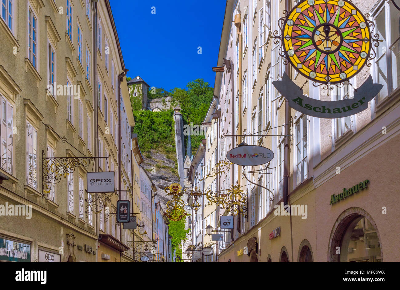 Getreidegasse a Salisburgo, Austria, Europa Foto Stock