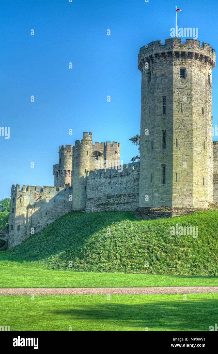 Le torri e i bastioni del Castello di Warwick Foto Stock