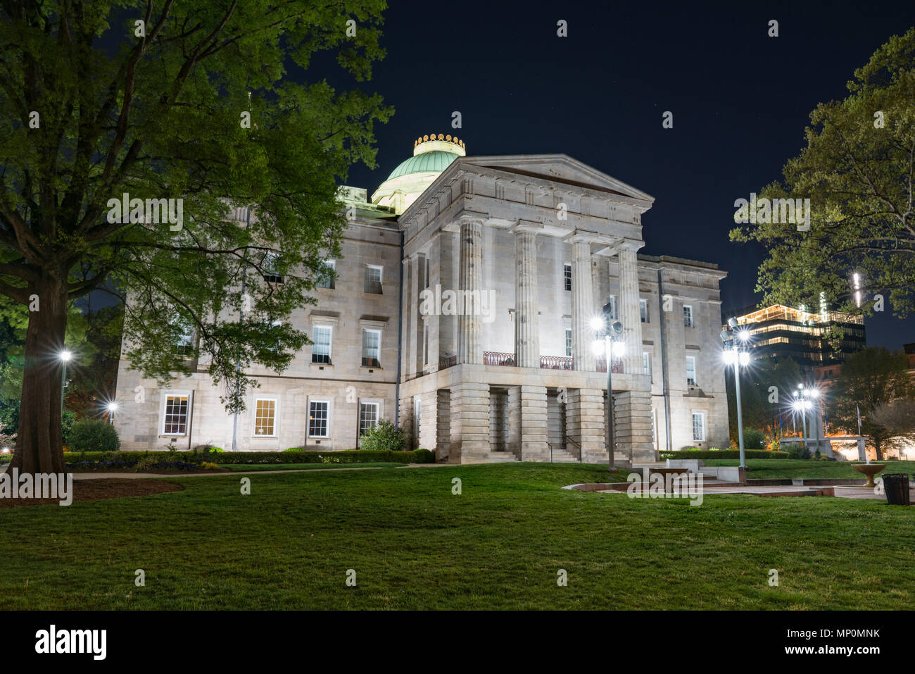 North Carolina Capitol Building in Raleigh di notte Foto Stock
