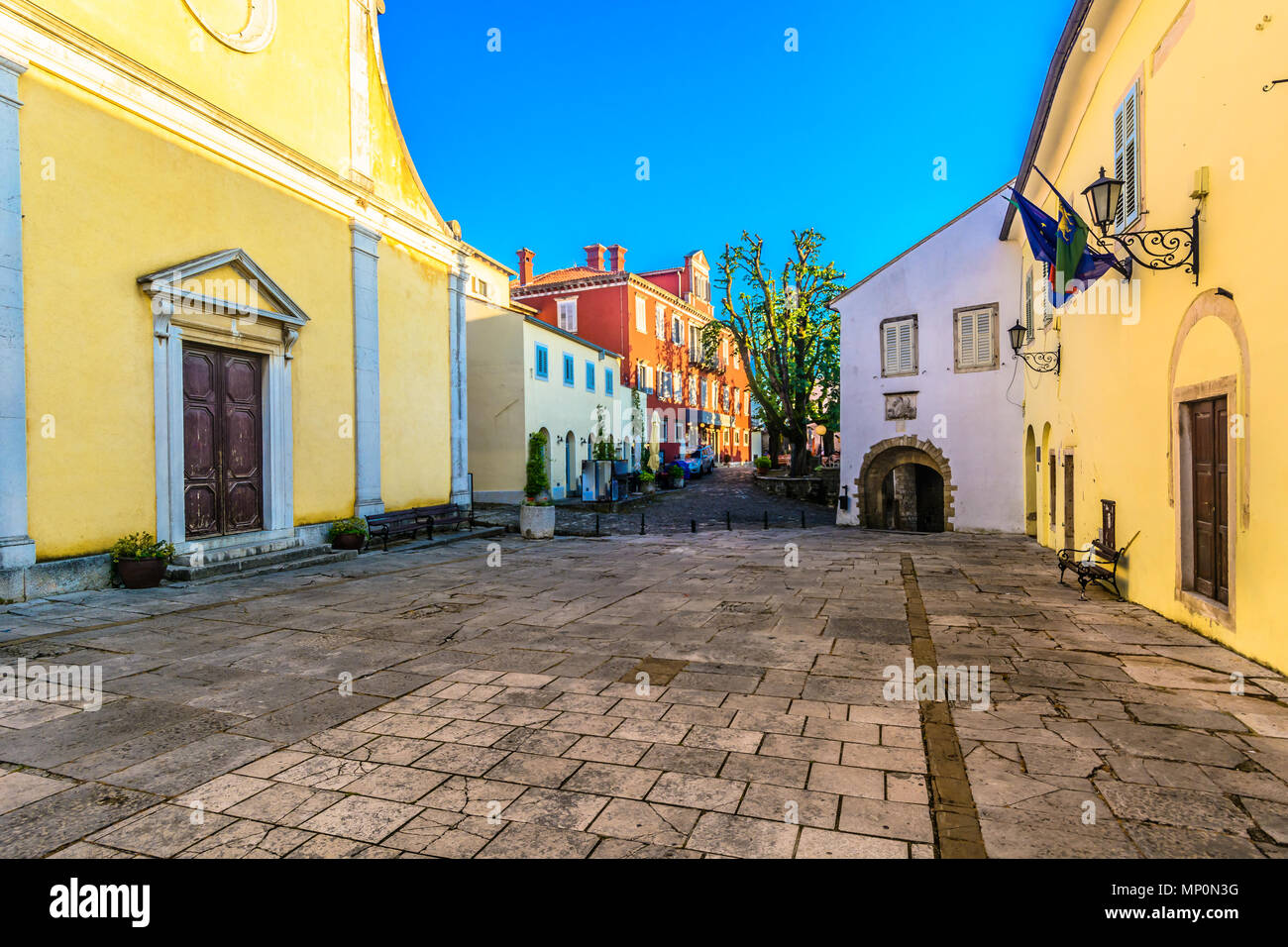 Vista panoramica di old famosa località turistica di Montona in Istria regione, Croazia Europa. Foto Stock