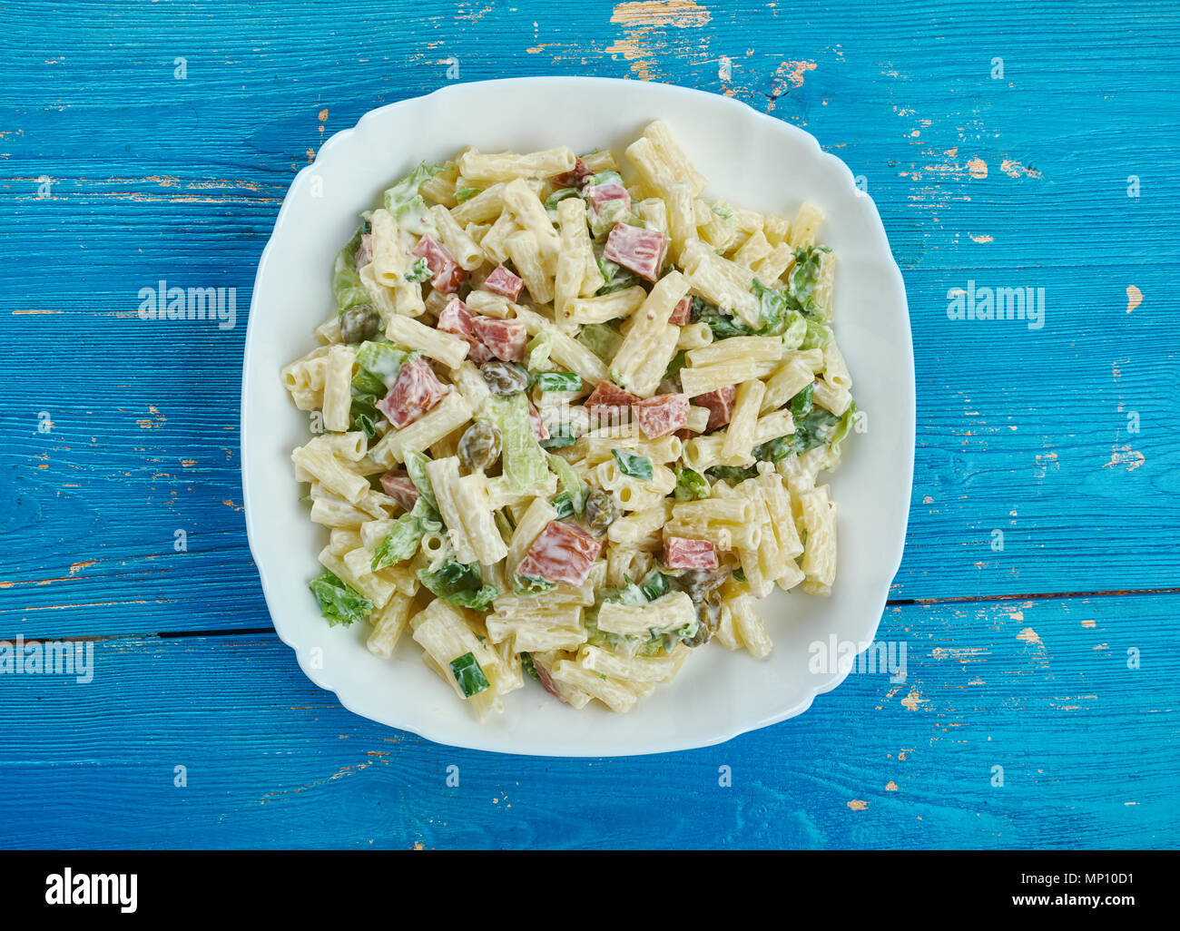 Hawaiian Insalata di pasta porta prosciutto, ananas, il cipollotto, pepe rosso Foto Stock