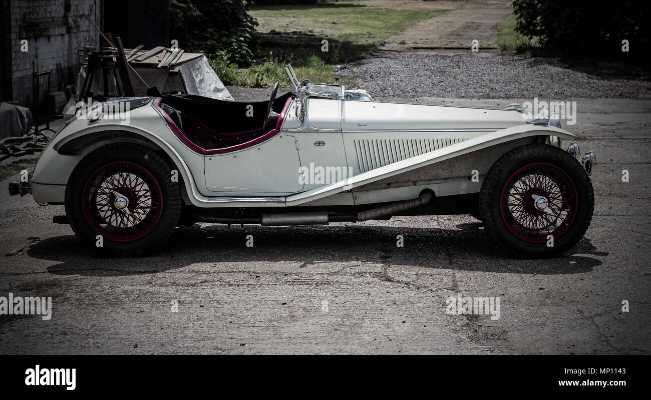 Side Shot di un auto classica in tutta la sua gloria Foto Stock