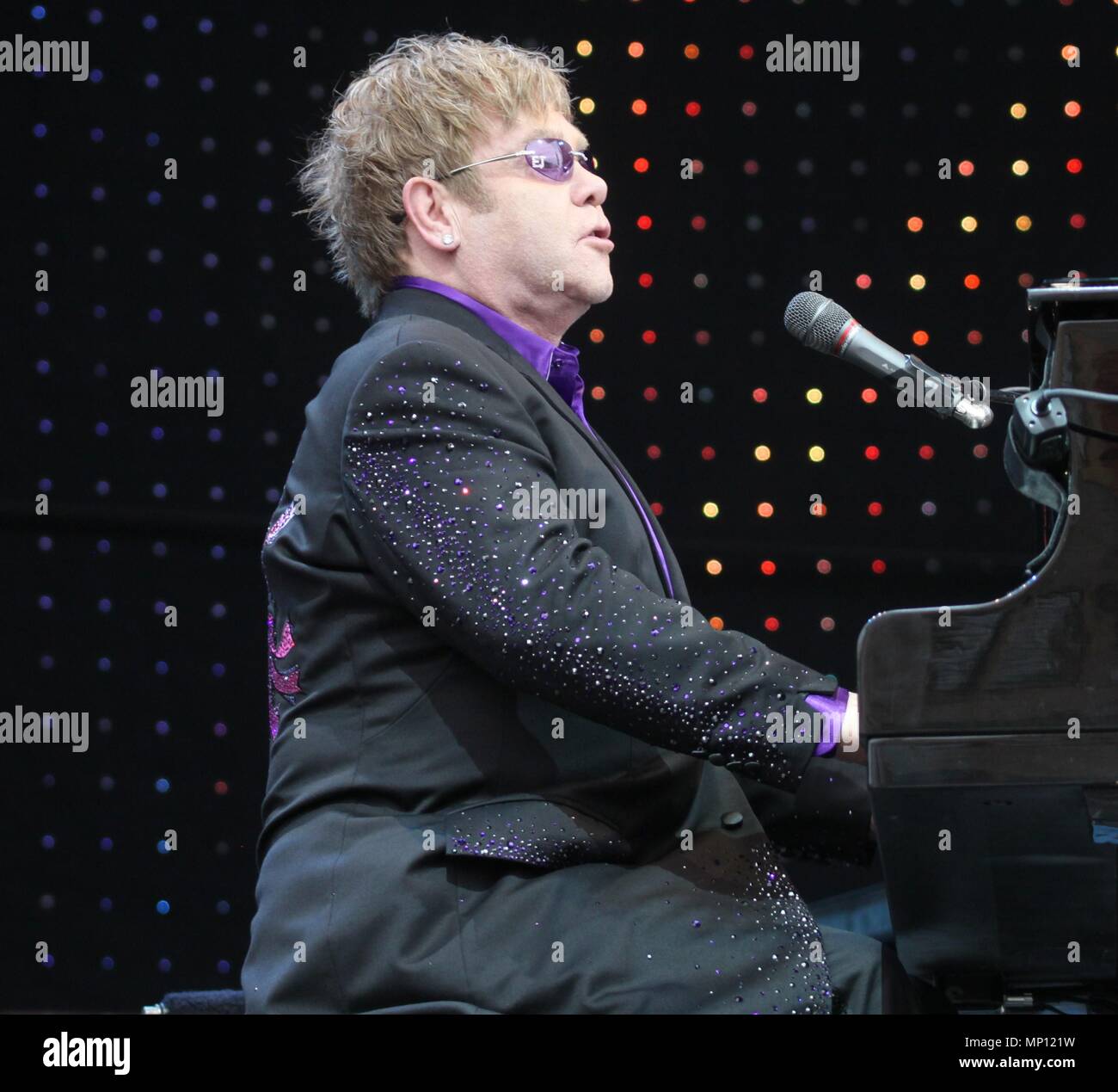 Blackpool, Lanchashire, Sir Elton John esegue in Blackpool Tower festival di capezzagna, Credito Ian Fairbrother/Alamy Foto Stock