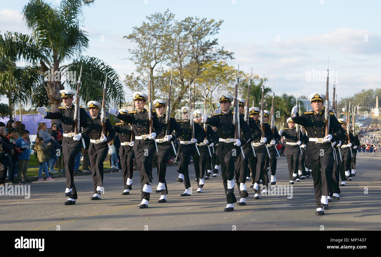 CANELONES, Uruguay - 18 Maggio 2018: battaglione navale di Uruguay, 207 anniversario della Batalla de Las Piedras. Foto Stock
