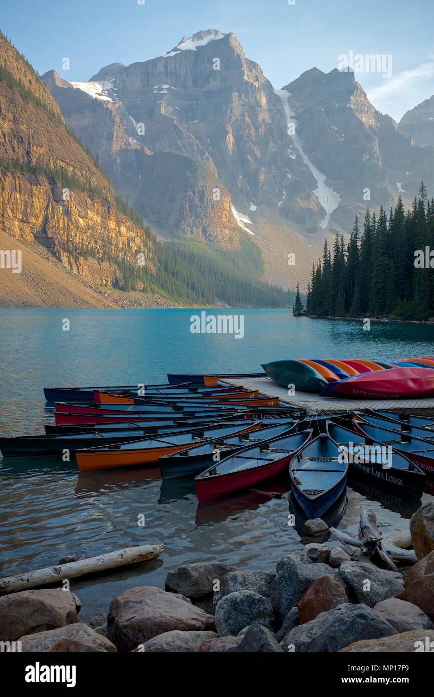 Bellissimo il Lago Moraine nel Parco Nazionale di Banff, Alberta, Canada Foto Stock