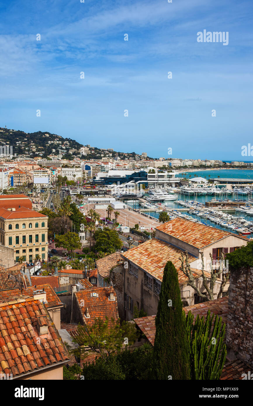 La città di Cannes sulla Costa Azzurra - La Costa Azzurra in Francia, cityscape lungo mare mediterraneo Foto Stock