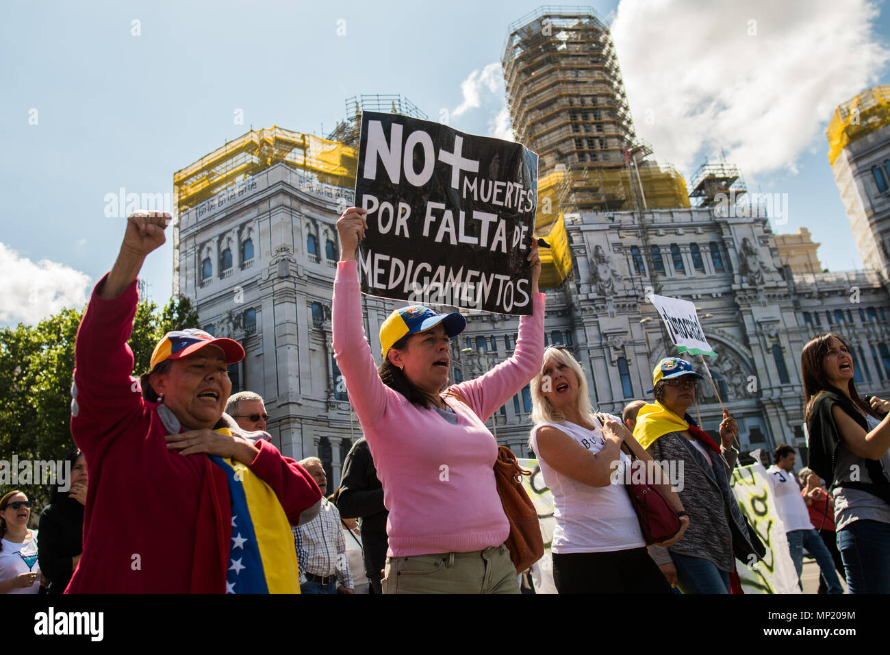 Madrid, Spagna. Il 20 maggio 2018. I venezuelani che protestavano contro Nicolas Maduro come le elezioni presidenziali hanno luogo nel loro paese. A Madrid, Spagna. Credito: Marcos del Mazo/Alamy Live News Foto Stock