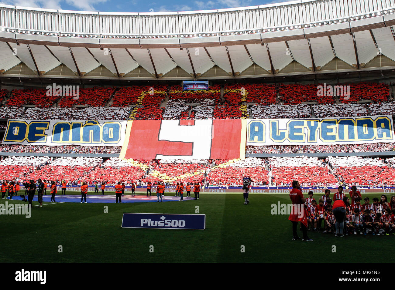 Wanda Metropolitano, Madrid, Spagna. Il 20 maggio 2018. La Liga calcio, Atletico Madrid versus Eibar; la folla mostrano il loro supporto con i banner di credito: Azione Sport Plus/Alamy Live News Foto Stock