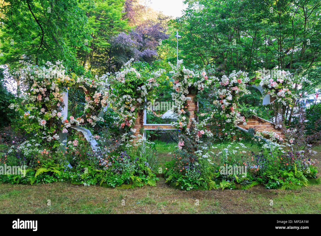 Londra, Regno Unito. Il 21 maggio 2018. Le lettere RHS sono precisati in fiori. Premere il tasto giorno al 2018 RHS Chelsea Flower Show che si apre al pubblico il domani. Foto: Bettina Strenske/Alamy Live News Foto Stock