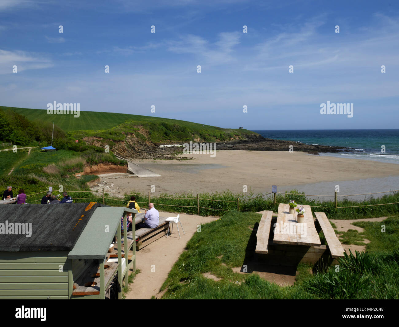 Rifugio nascosto, Porthcurnick beach, Portscatho, Cornwall. Foto Stock