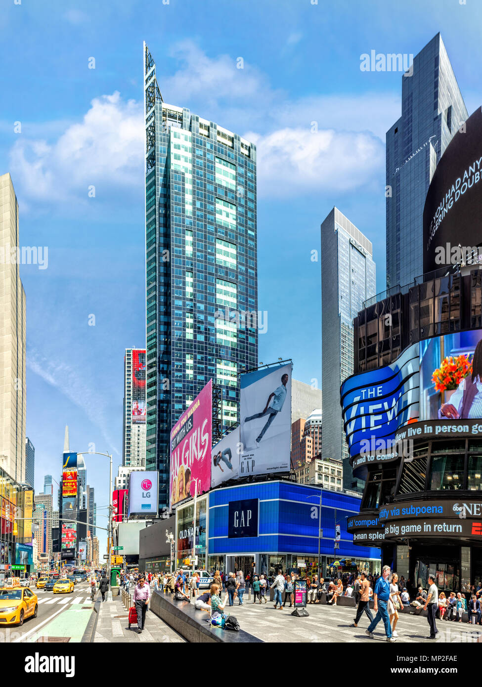 NEW YORK - 2 Maggio 2018: vista verticale di Times Square, lungo la 7th avenue. Foto Stock
