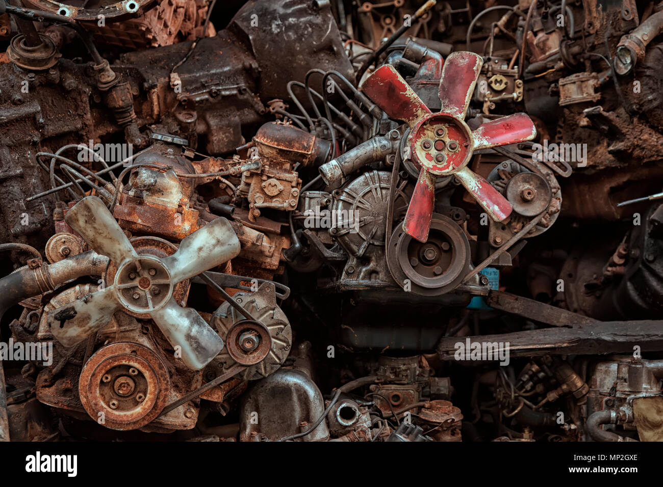 Rusty blocchi motore su una strada a Bangkok, in Thailandia Foto Stock