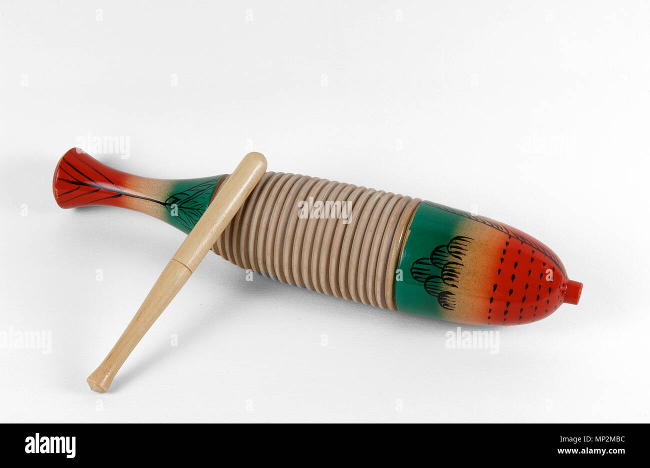 Un guiro, percussioni strumento musicale Foto Stock