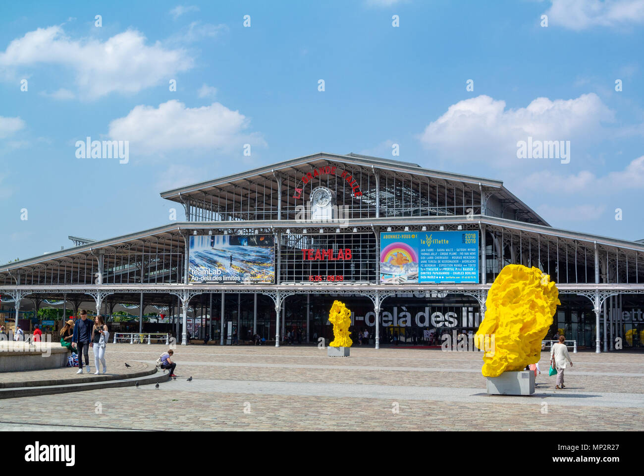 Sarà sculture Ryman "teste" di fronte alla Place de la Fontaine aux Lions, Grand Hall, la Villette, Parigi, Francia Foto Stock