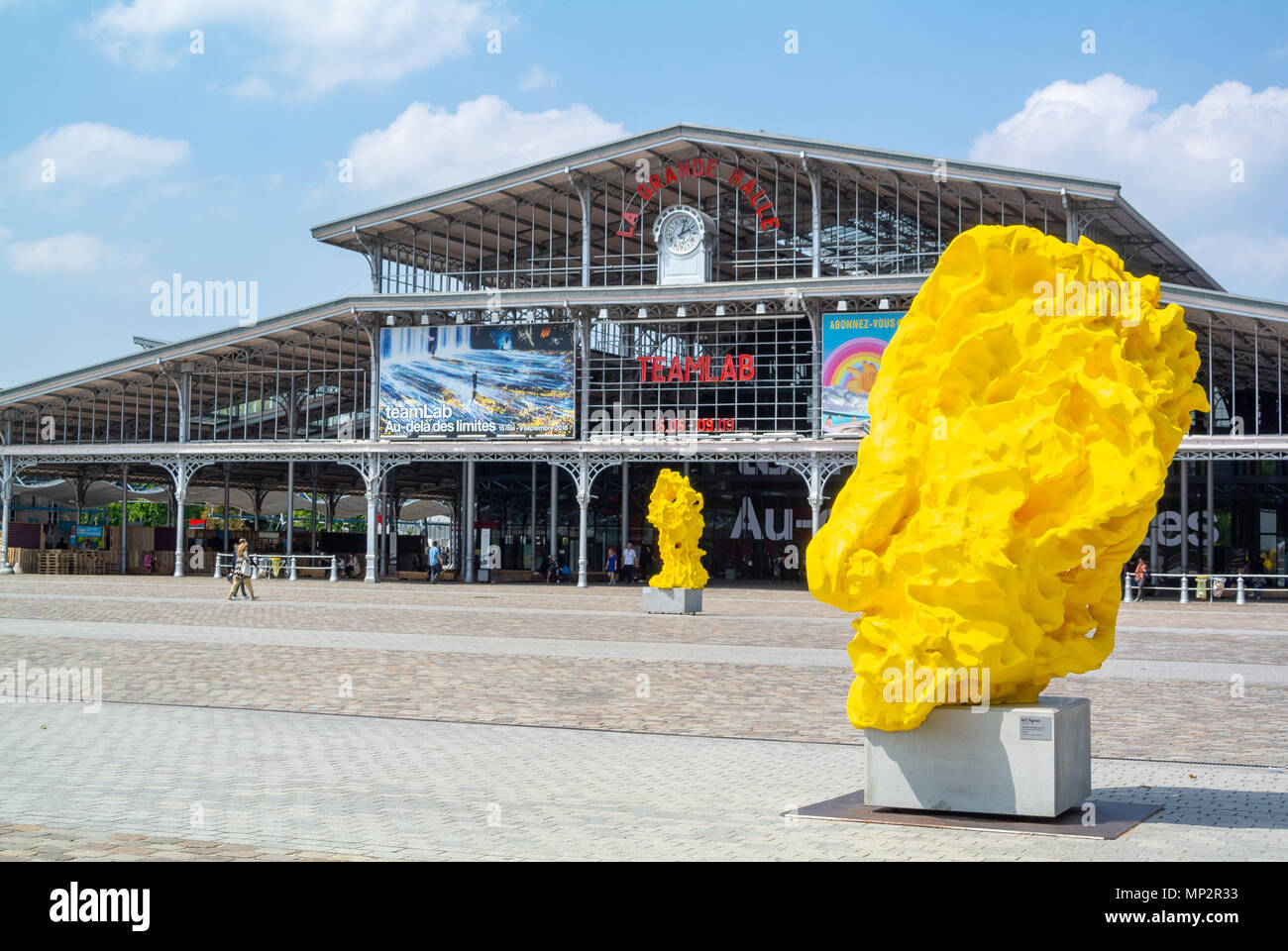 Sarà sculture Ryman "teste" di fronte alla Place de la Fontaine aux Lions, Grand Hall, la Villette, Parigi, Francia Foto Stock