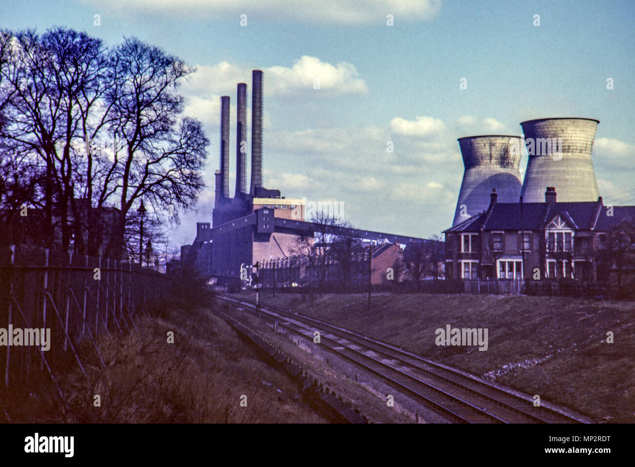 Neasden Power station 1960 è cessato il funzionamento in 1968 Foto Stock
