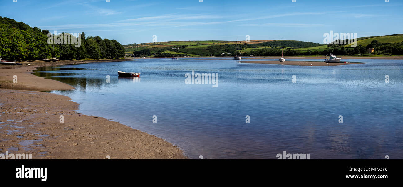 St Dogmaels, Pembrokeshire, Galles sull'estuario del fiume Teifi Foto Stock