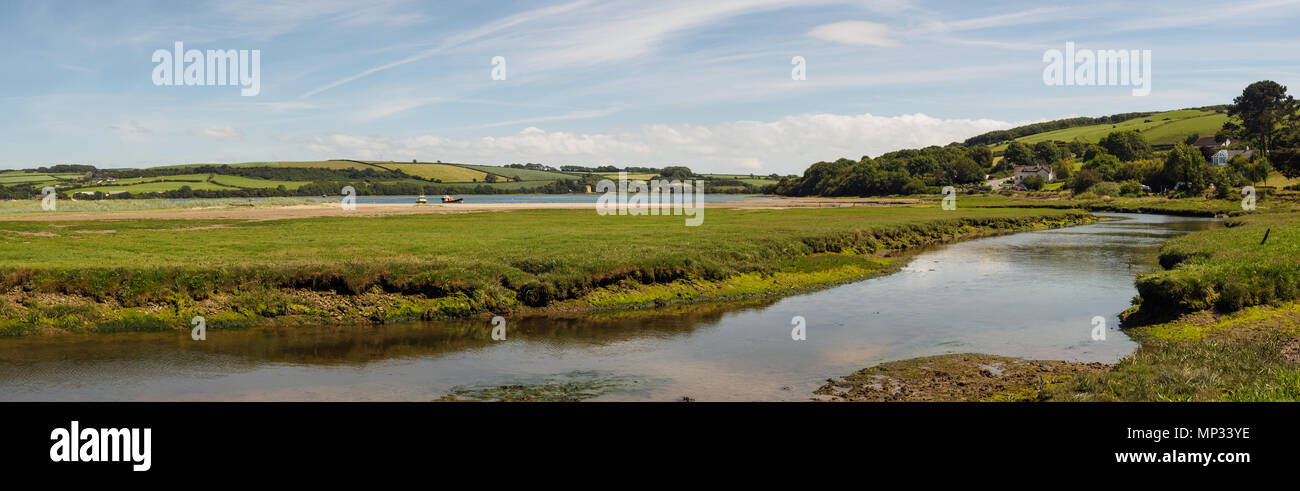 St Dogmaels, Pembrokeshire, Galles sull'estuario del fiume Teifi Foto Stock