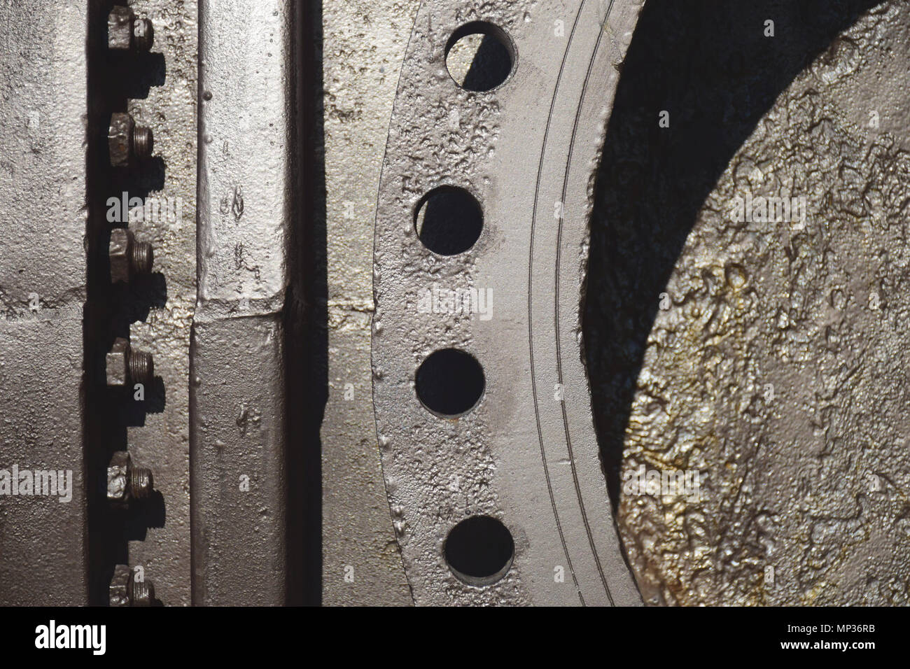Una porzione di un vecchio acciaio valvola industriale utilizzato in un impianto di trattamento delle acque Foto Stock