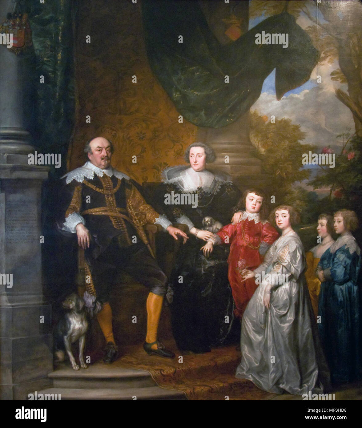 Jan VIII "giovani", conte di Nassau-Siegen con la sua famiglia *olio su tela *292 x 264 cm *inscritto b.l.: IOANNES PROVIENE DE NASSAV / CATZENEILENBOGEN VIANDEN / DIETZ , & EQVES AVREI VELLER/è, CAPITAN EVS GENERALIS / EQVITATVS REGII IN BELGIO / ET CAECAREORVM EXERCITVS / VM MARECHALLVS generi / LIS: CVM COIVGE ERNESTINA / YOLANTA PRINCIPE DE LIGNE &c / EX QVA ILLI HI LIBERI SCLT: / CLARA MARIA ERNESTINA / LAMBERTA ALBERTA. ET / FRANCISCVS IOANNES NASSA/VIAE. COMITES NATI SVNT: QVORVM MEMORIAE HAEC / TABVLA DEDICATA EST / ANNO CHRISTI M.DC./ XXXIV *1634 Giovanni, Conte di Nassau-Siegen con la sua fami Foto Stock