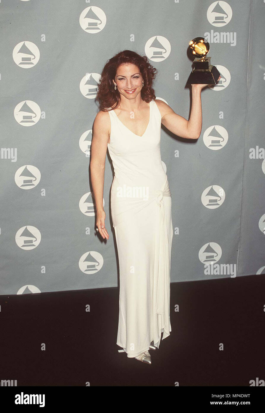 Gloria Estefan -piena evento nella vita di Hollywood - California, tappeto rosso Evento, STATI UNITI D'AMERICA, industria cinematografica, celebrità, fotografia, Bestof, arte cultura e intrattenimento, Topix celebrità moda, migliori della vita di Hollywood, evento nella vita di Hollywood - California, backstage trofeo, premi mostra, movie celebrità, personaggi televisivi, musica celebrità, Topix, Bestof, arte cultura e intrattenimento, fotografia, inchiesta tsuni@Gamma-USA.com , Tsuni Credito / USA, 1993-1994-1995-1996-1997-1998-1999 Foto Stock