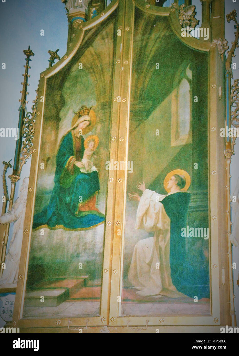 . San Michele (Lohr am Main), Marienaltar (geschlossen): Maria mit dem Jesuskind, das dem heiligen Dominikus den Rosenkranz übergibt (1905) . Il 6 aprile 2014. Franz Wilhelm Driesler (1854 - 1910); fotografato da Hermetiker 1138 San Michele (Lohr am Main) 07 Foto Stock