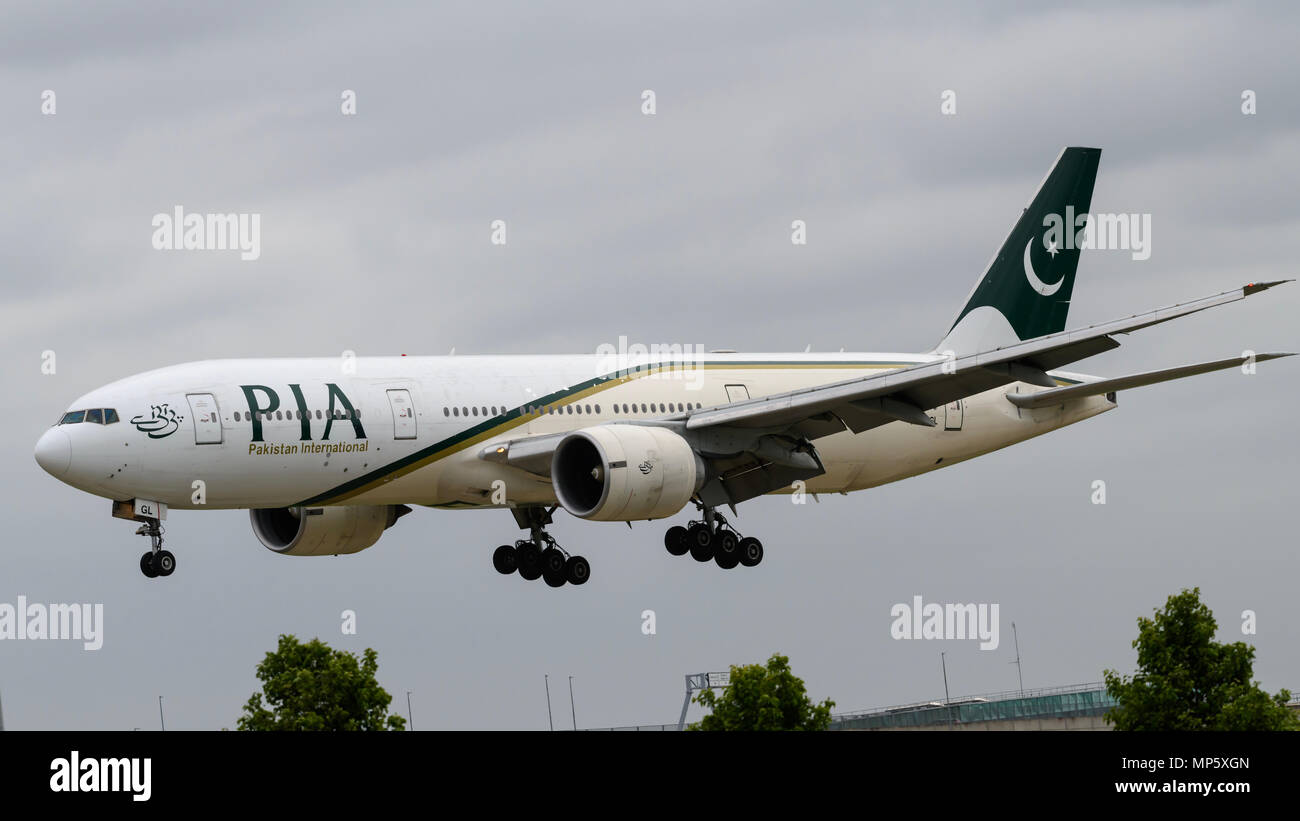 Pakistan International Airlines Boeing 777 sbarco Foto Stock