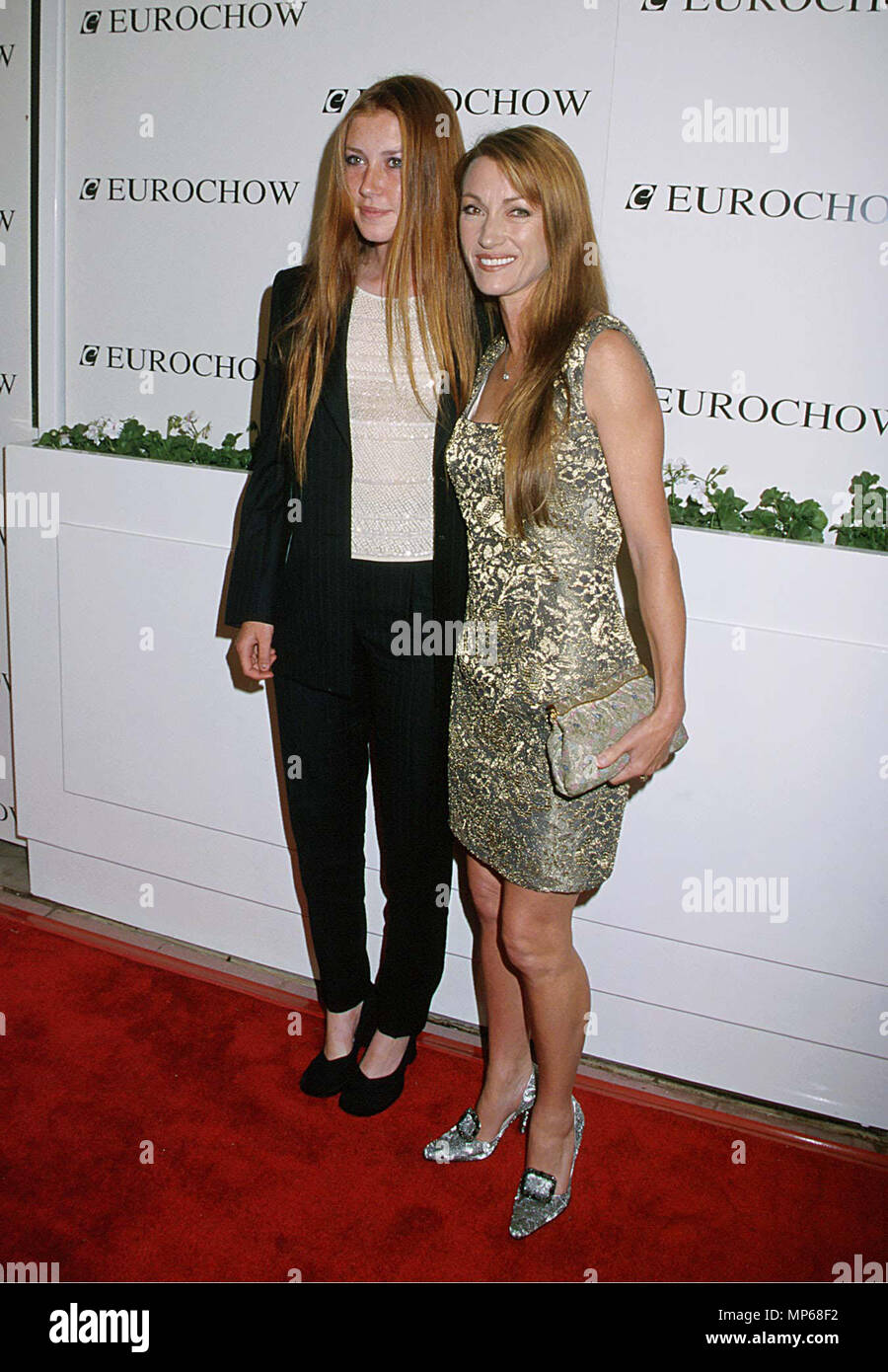 Jane Seymour & Katie (d)Seymour Jane & Katie (d) evento nella vita di Hollywood - California, tappeto rosso Evento, STATI UNITI D'AMERICA, industria cinematografica, celebrità, fotografia, Bestof, arte cultura e intrattenimento, Topix celebrità moda, migliori della vita di Hollywood, evento nella vita di Hollywood - California, moquette rossa e dietro le quinte, movie celebrità, personaggi televisivi, musica celebrità, Topix, Bestof, arte cultura e intrattenimento, verticale, una persona, fotografia, tre quarti, 1993-1999, inchiesta tsuni@Gamma-USA.com , Tsuni Credito / STATI UNITI D'AMERICA, === Red Carpet Event, USA, industria cinematografica, celebrità, fotografia, arte Foto Stock