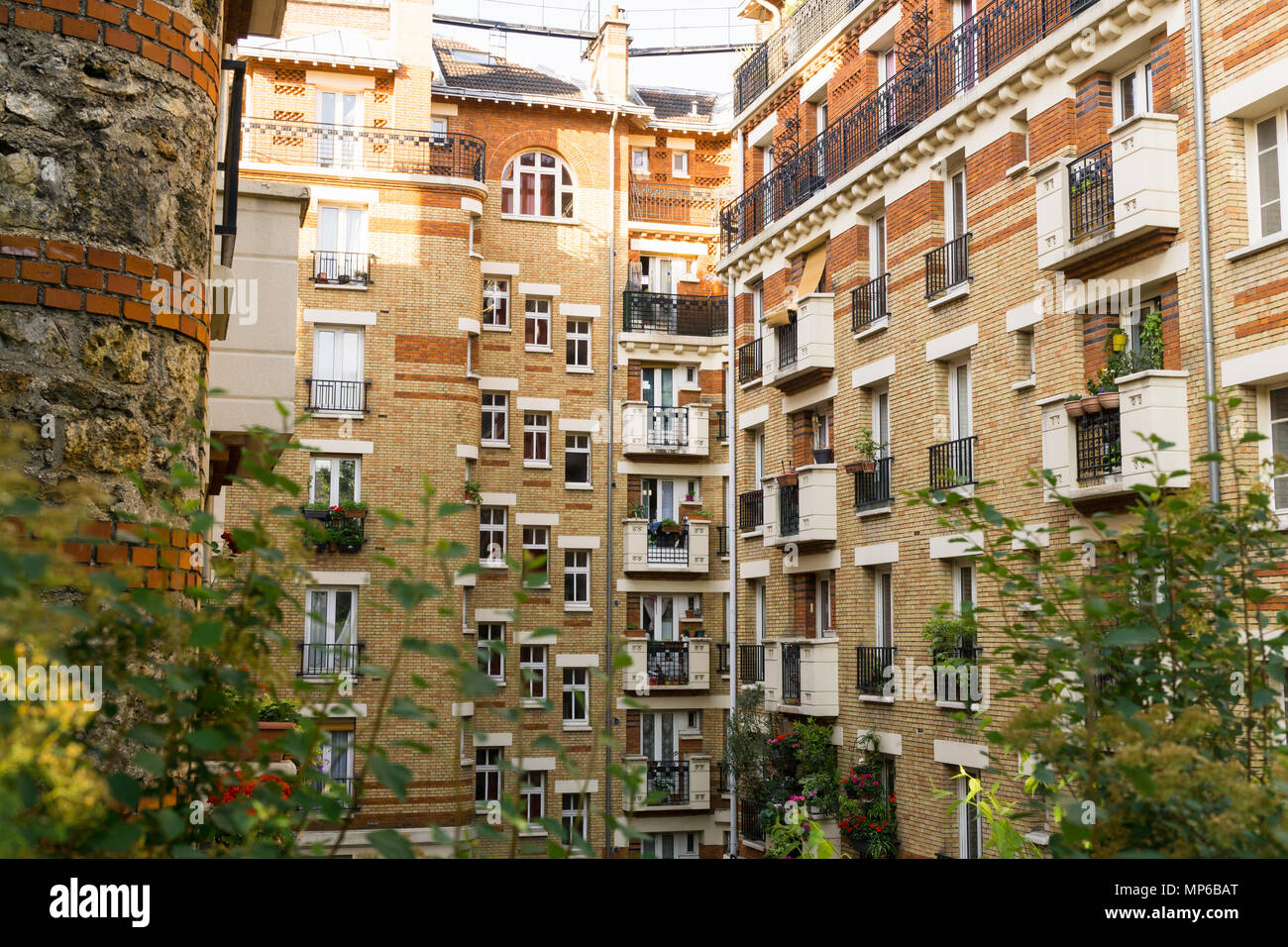 Edificio residenziale in undicesimo arrondissement di Parigi, Francia. Foto Stock