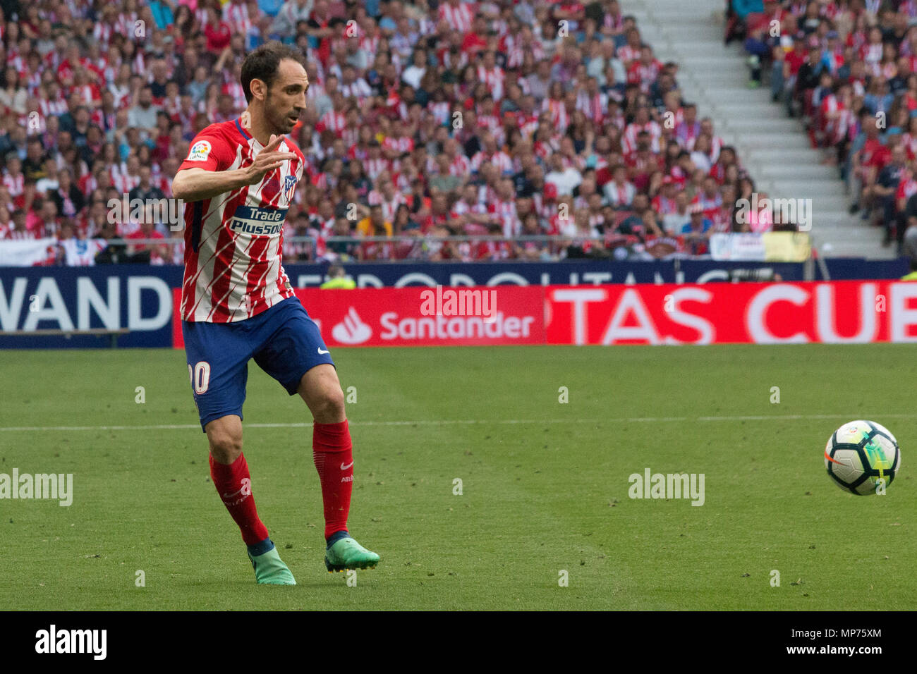 Madrid, Spagna. Il 20 maggio 2018. Wanda Metropolitano Stadium. Madrid. Spagna. Più di 68.000 persone arriva a vedere la trentottesima seasson di Liga e il ritiro di Fernando Torres idolo del club. Il match affrontare Atletico de Madrid v Eibar S.D. Nell'immagine Juanfran. Credito: Jorge Gonzalez /Alamy Live News/Alamy Live News Foto Stock