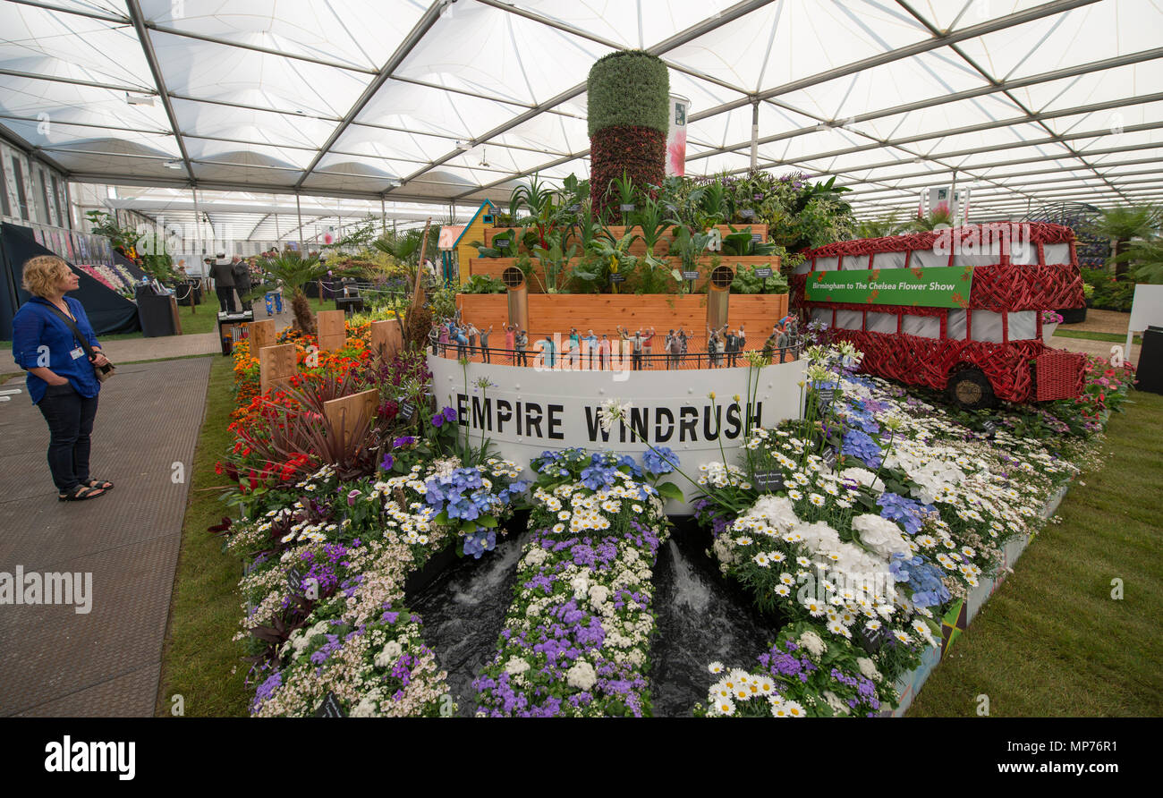 Royal Hospital Chelsea, Londra, Regno Unito. 21 Maggio, 2018. Premere il tasto giorno per la RHS Chelsea Flower Show 2018. Foto: Vista del giardino Windrush progettato da Birmingham City Council & La Baronessa Floella Benjamin. Credito: Malcolm Park/Alamy Live News. Foto Stock