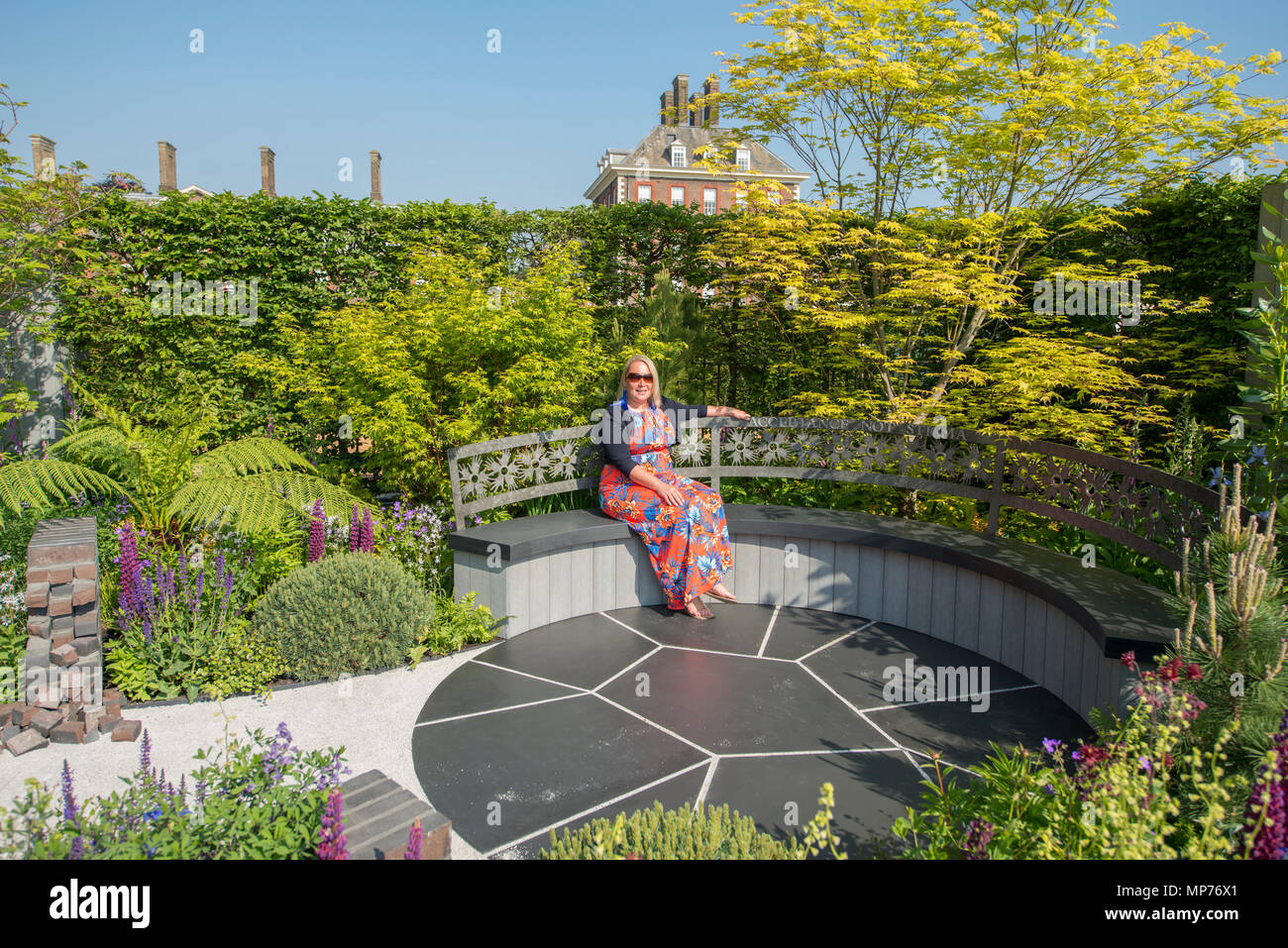 Royal Hospital Chelsea, Londra, Regno Unito. 21 Maggio, 2018. Premere il tasto giorno per la RHS Chelsea Flower Show 2018. Foto: Il Cherubino HIV giardino: una vita senza pareti progettato da Naomi Ferrett-Cohen (nella foto). Credito: Malcolm Park/Alamy Live News. Foto Stock