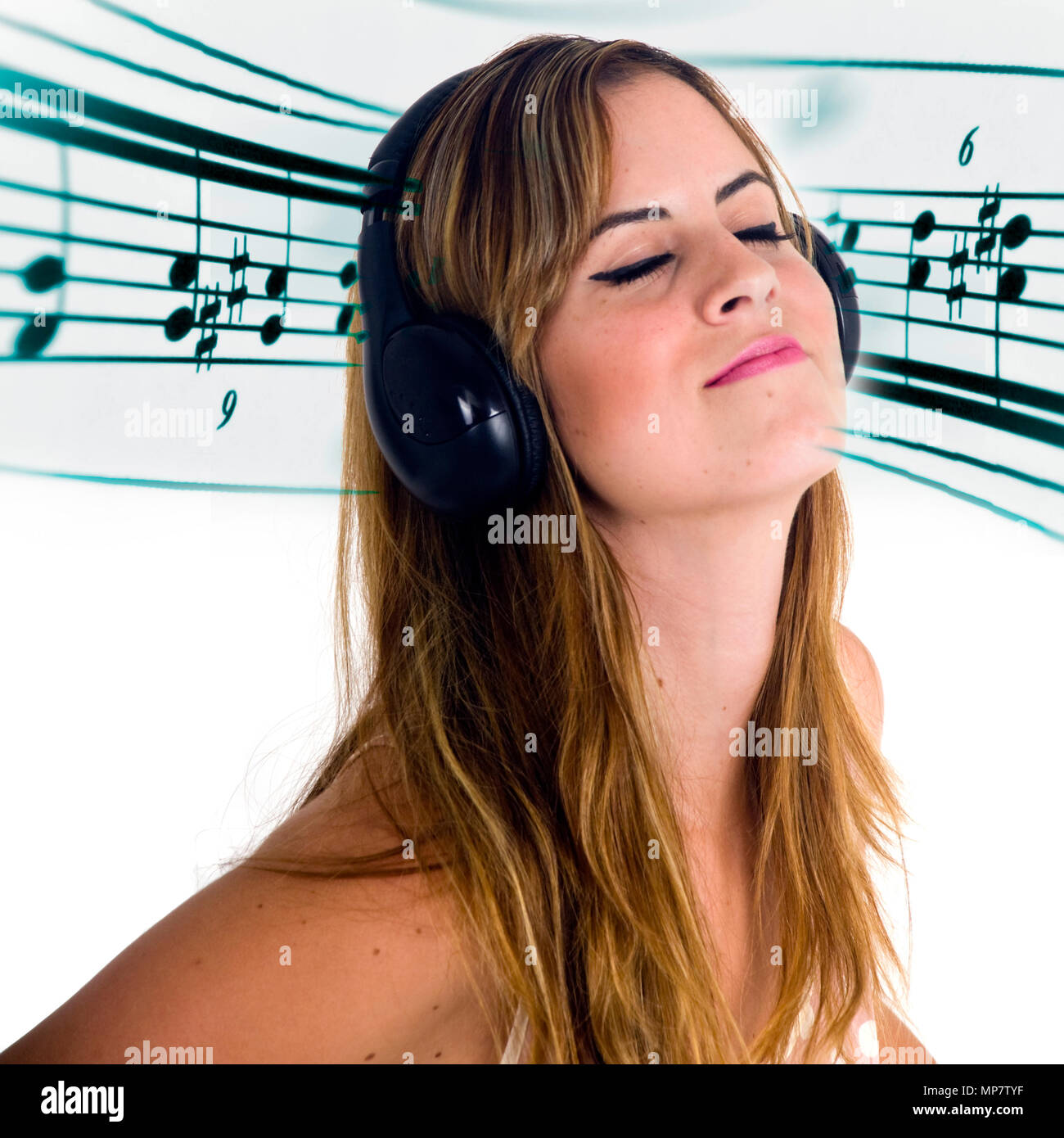 Digitally Enhanced image og un giovane adolescente apprezza la sua musica su cuffie con un miscelato nel motivo di musica di sottofondo Foto Stock