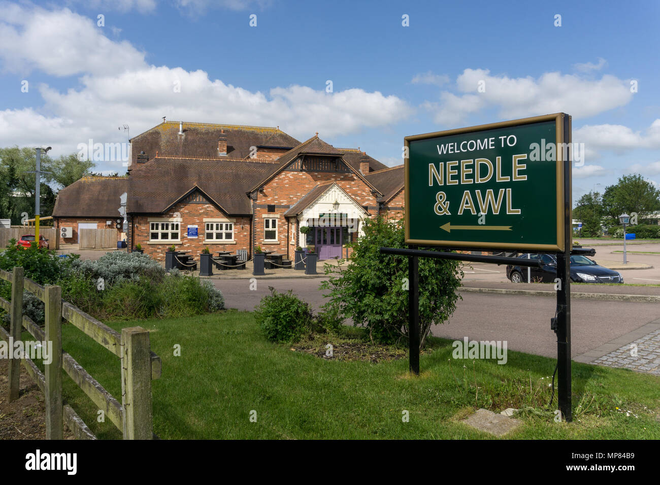 L'ago e Awl pub, parte del cavallo affamato catena di ristoranti, Rushden laghi, Northamptonshire, Regno Unito Foto Stock