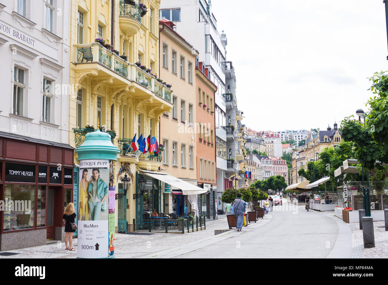 Karlovy Vary, Repubblica Ceca - 12 Giugno 2017: Vista della vecchia città di Karlovy Vary, Repubblica Ceca Foto Stock