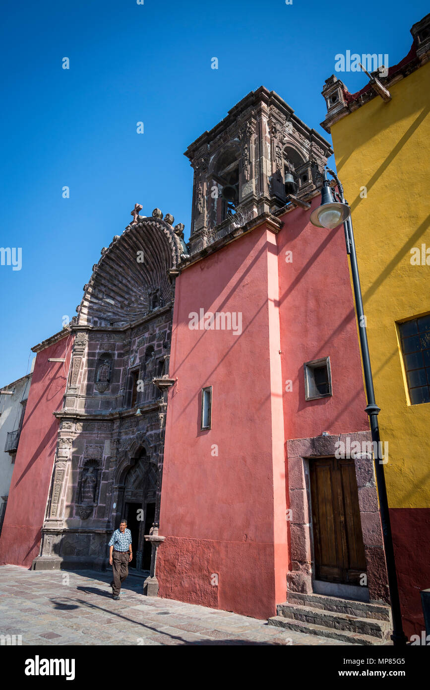 Portale principale di Nuestra Senora de la Salud, Chiesa di San Miguel De Allende, un'era coloniale città, regione di Bajío, Messico Centrale Foto Stock