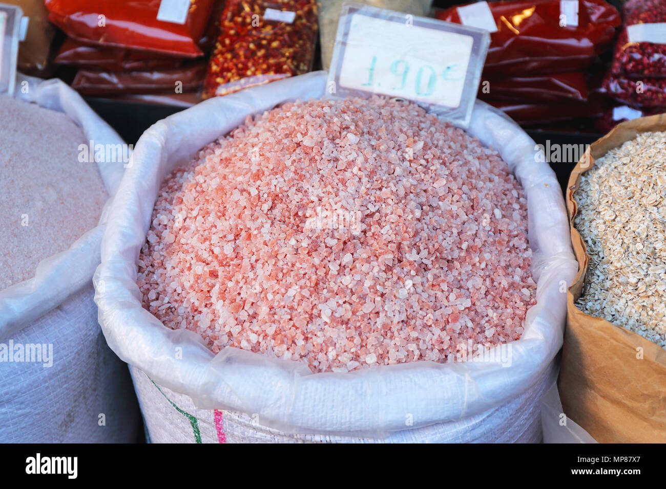 Rosa himalayano sale di roccia da una miniera nella regione del Punjab del Pakistan Foto Stock