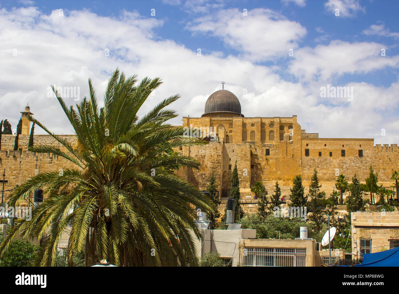 La cupola della famosa Al Agsa moschea nella città di Gerusalemme il terzo luogo santissimo nel mondo secondo la tradizione islamica Foto Stock