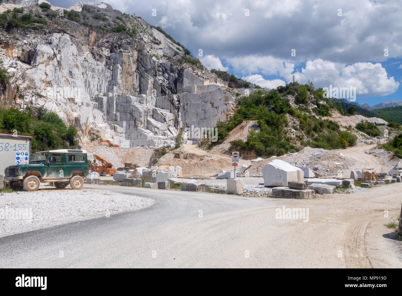 CARRARA, Italia - 20 Maggio 2108: le cave di marmo delle Alpi Apuane vicino a Carrara, Massa Carrara Regione dell'Italia. Foto Stock