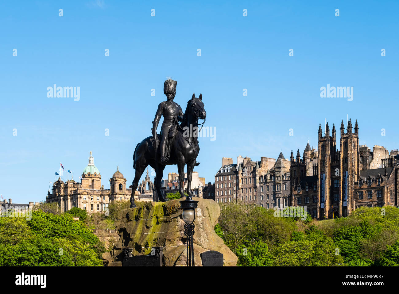 Il Royal Scots Grays monumento su Princes Street di Edimburgo, Scozia UK Foto Stock